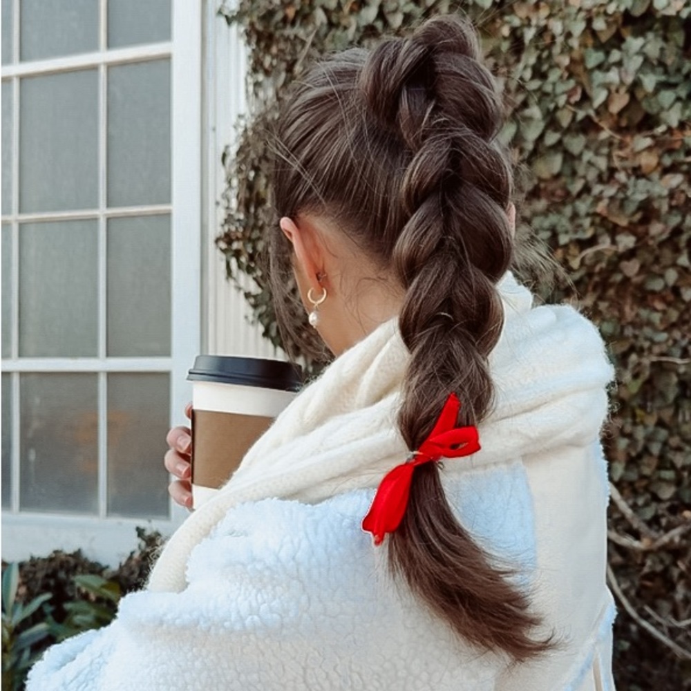 I'm Ella! Just offer, prices are negotiable :)